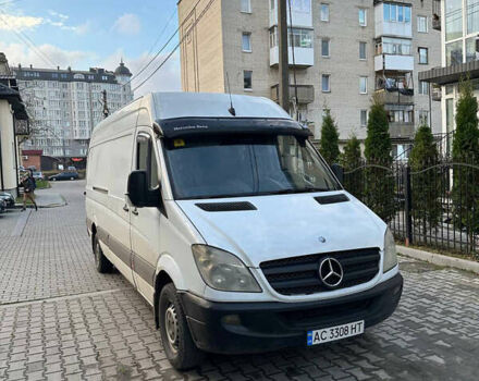 Белый Мерседес Sprinter, объемом двигателя 2.2 л и пробегом 580 тыс. км за 9500 $, фото 1 на Automoto.ua