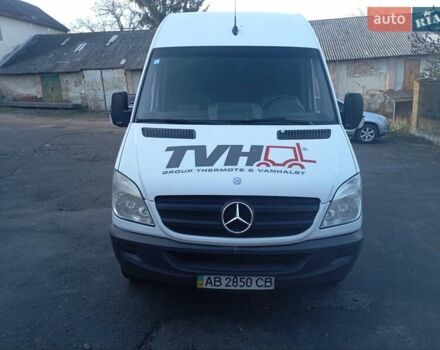 Белый Мерседес Sprinter, объемом двигателя 2.1 л и пробегом 440 тыс. км за 9800 $, фото 1 на Automoto.ua