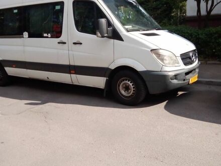 Белый Мерседес Sprinter, объемом двигателя 2.99 л и пробегом 300 тыс. км за 14900 $, фото 1 на Automoto.ua