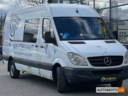 Белый Мерседес Sprinter, объемом двигателя 2.2 л и пробегом 451 тыс. км за 9600 $, фото 1 на Automoto.ua