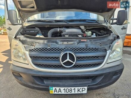 Белый Мерседес Sprinter, объемом двигателя 2.2 л и пробегом 333 тыс. км за 13900 $, фото 1 на Automoto.ua
