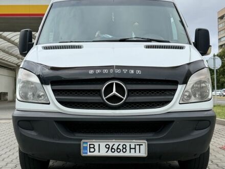 Белый Мерседес Sprinter, объемом двигателя 2.1 л и пробегом 175 тыс. км за 14498 $, фото 1 на Automoto.ua