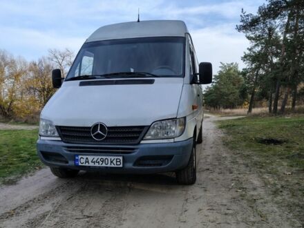 Белый Мерседес Sprinter, объемом двигателя 2.2 л и пробегом 460 тыс. км за 14000 $, фото 1 на Automoto.ua