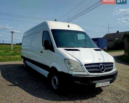 Белый Мерседес Sprinter, объемом двигателя 2.15 л и пробегом 424 тыс. км за 9200 $, фото 1 на Automoto.ua