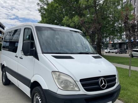 Белый Мерседес Sprinter, объемом двигателя 2.2 л и пробегом 435 тыс. км за 11000 $, фото 1 на Automoto.ua