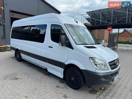 Белый Мерседес Sprinter, объемом двигателя 2.2 л и пробегом 300 тыс. км за 13000 $, фото 1 на Automoto.ua