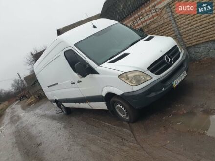Белый Мерседес Sprinter, объемом двигателя 2.2 л и пробегом 350 тыс. км за 10500 $, фото 1 на Automoto.ua