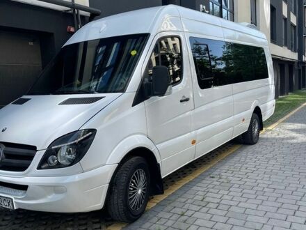 Белый Мерседес Sprinter, объемом двигателя 2.2 л и пробегом 200 тыс. км за 25000 $, фото 1 на Automoto.ua