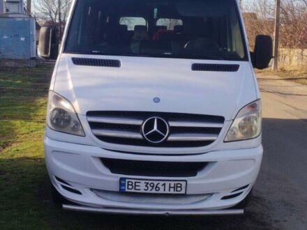 Белый Мерседес Sprinter, объемом двигателя 2.2 л и пробегом 420 тыс. км за 32000 $, фото 1 на Automoto.ua