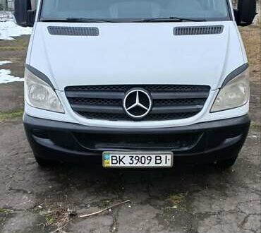 Белый Мерседес Sprinter, объемом двигателя 2.2 л и пробегом 367 тыс. км за 14300 $, фото 1 на Automoto.ua