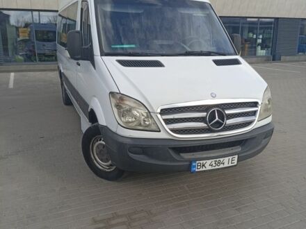 Белый Мерседес Sprinter, объемом двигателя 2.1 л и пробегом 640 тыс. км за 12562 $, фото 1 на Automoto.ua