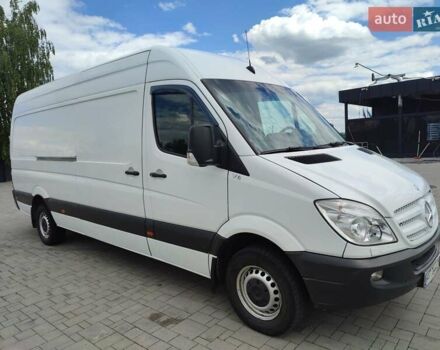 Белый Мерседес Sprinter, объемом двигателя 3 л и пробегом 560 тыс. км за 14300 $, фото 1 на Automoto.ua