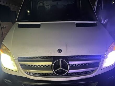 Белый Мерседес Sprinter, объемом двигателя 3 л и пробегом 560 тыс. км за 11500 $, фото 1 на Automoto.ua