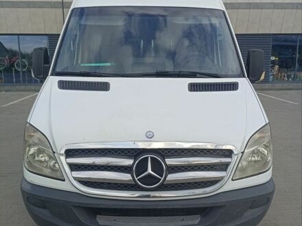 Белый Мерседес Sprinter, объемом двигателя 2.2 л и пробегом 642 тыс. км за 12700 $, фото 1 на Automoto.ua