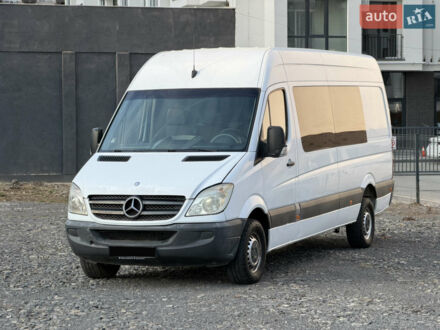 Белый Мерседес Sprinter, объемом двигателя 3 л и пробегом 579 тыс. км за 10000 $, фото 1 на Automoto.ua