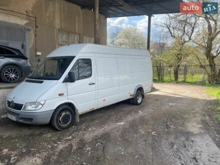 Белый Мерседес Sprinter, объемом двигателя 2.69 л и пробегом 293 тыс. км за 13900 $, фото 1 на Automoto.ua