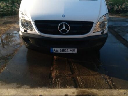 Белый Мерседес Sprinter, объемом двигателя 2.1 л и пробегом 307 тыс. км за 12000 $, фото 1 на Automoto.ua