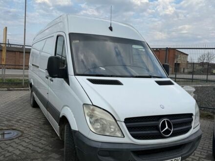 Белый Мерседес Sprinter, объемом двигателя 2.1 л и пробегом 400 тыс. км за 7500 $, фото 1 на Automoto.ua