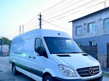 Белый Мерседес Sprinter, объемом двигателя 2.1 л и пробегом 391 тыс. км за 11000 $, фото 1 на Automoto.ua