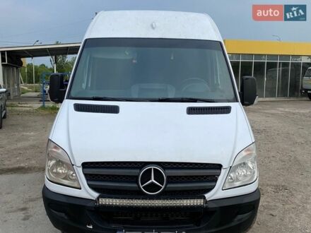 Белый Мерседес Sprinter, объемом двигателя 2.15 л и пробегом 426 тыс. км за 9500 $, фото 1 на Automoto.ua