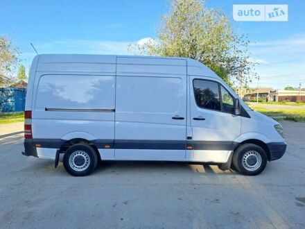 Белый Мерседес Sprinter, объемом двигателя 2.2 л и пробегом 302 тыс. км за 9000 $, фото 1 на Automoto.ua