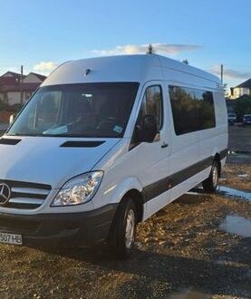 Белый Мерседес Sprinter, объемом двигателя 2.2 л и пробегом 630 тыс. км за 15000 $, фото 1 на Automoto.ua