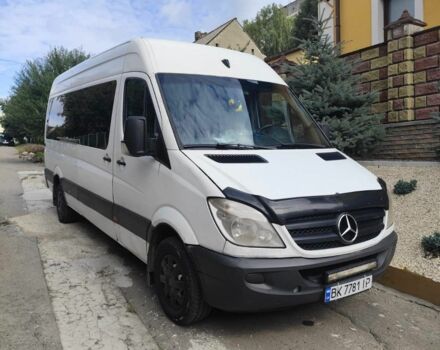 Белый Мерседес Sprinter, объемом двигателя 2.1 л и пробегом 580 тыс. км за 13500 $, фото 1 на Automoto.ua