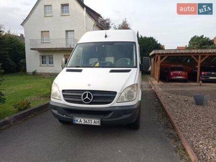 Белый Мерседес Sprinter, объемом двигателя 2.2 л и пробегом 461 тыс. км за 15000 $, фото 1 на Automoto.ua