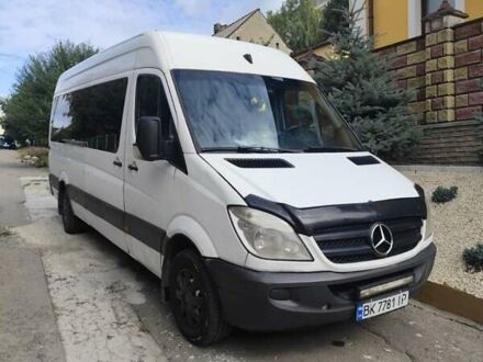 Мерседес Sprinter 2008 в Ровно на Automoto.ua Белый Мерседес Sprinter, объемом двигателя 2.15 л и пробегом 580 тыс. км за 13500 $, фото 1 на Automoto.ua