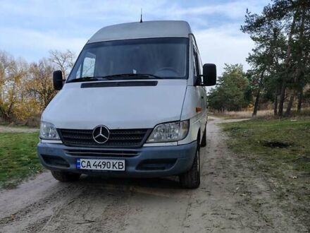 Белый Мерседес Sprinter, объемом двигателя 2.2 л и пробегом 460 тыс. км за 14000 $, фото 1 на Automoto.ua