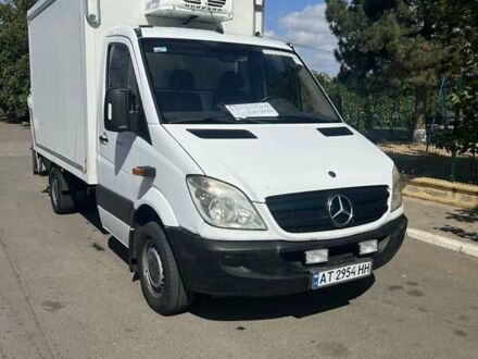 Белый Мерседес Sprinter, объемом двигателя 2.2 л и пробегом 352 тыс. км за 12500 $, фото 1 на Automoto.ua