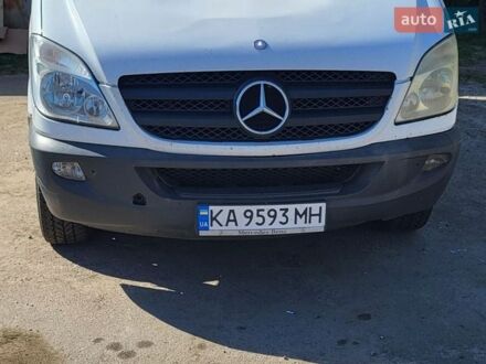 Белый Мерседес Sprinter, объемом двигателя 2.14 л и пробегом 594 тыс. км за 5600 $, фото 1 на Automoto.ua