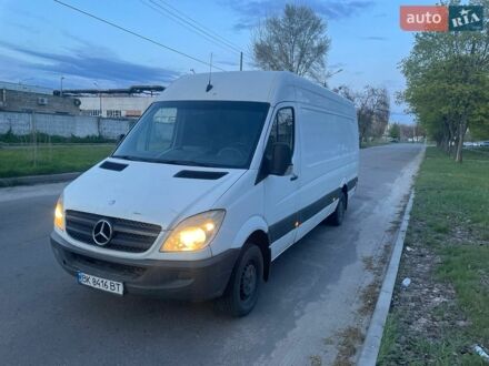 Белый Мерседес Sprinter, объемом двигателя 2.1 л и пробегом 492 тыс. км за 13700 $, фото 1 на Automoto.ua