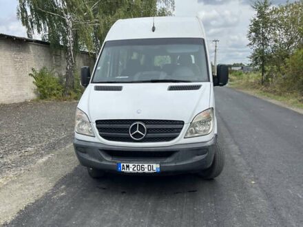 Белый Мерседес Sprinter, объемом двигателя 2.14 л и пробегом 388 тыс. км за 28000 $, фото 1 на Automoto.ua