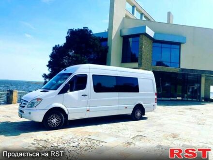 Белый Мерседес Sprinter, объемом двигателя 3 л и пробегом 640 тыс. км за 17500 $, фото 1 на Automoto.ua