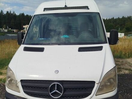 Белый Мерседес Sprinter, объемом двигателя 2.15 л и пробегом 470 тыс. км за 8000 $, фото 1 на Automoto.ua