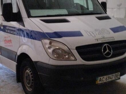 Белый Мерседес Sprinter, объемом двигателя 2.1 л и пробегом 234 тыс. км за 14000 $, фото 1 на Automoto.ua
