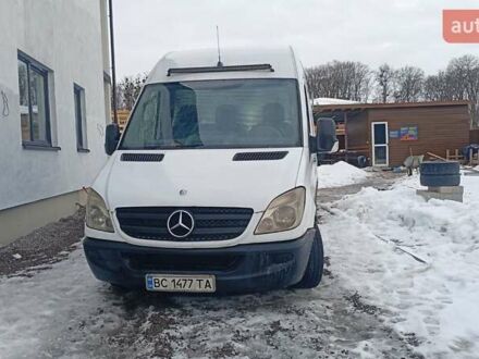 Белый Мерседес Sprinter, объемом двигателя 2.15 л и пробегом 475 тыс. км за 9800 $, фото 1 на Automoto.ua