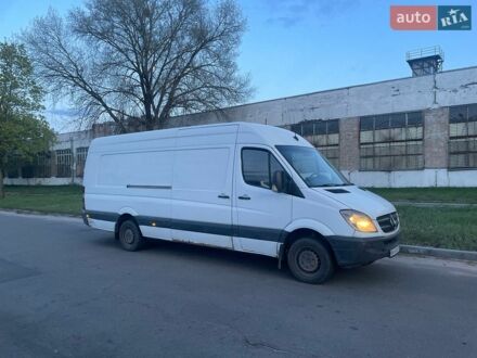 Белый Мерседес Sprinter, объемом двигателя 2.15 л и пробегом 495 тыс. км за 8200 $, фото 1 на Automoto.ua