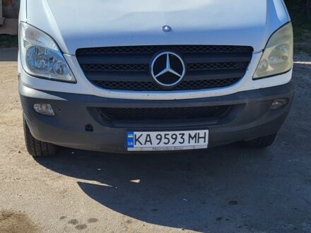 Белый Мерседес Sprinter, объемом двигателя 2.1 л и пробегом 386 тыс. км за 6400 $, фото 1 на Automoto.ua