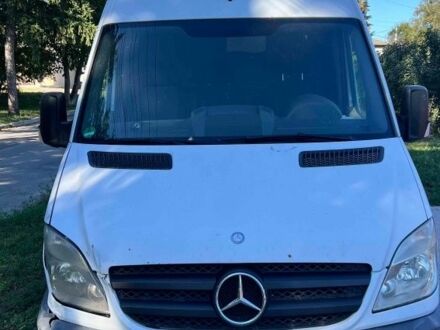 Белый Мерседес Sprinter, объемом двигателя 2 л и пробегом 324 тыс. км за 8000 $, фото 1 на Automoto.ua