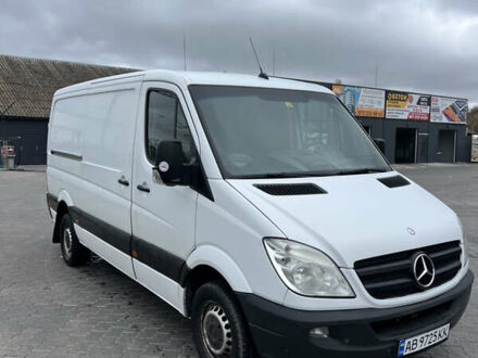Белый Мерседес Sprinter, объемом двигателя 2.14 л и пробегом 275 тыс. км за 9400 $, фото 1 на Automoto.ua