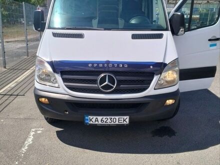 Белый Мерседес Sprinter, объемом двигателя 2.14 л и пробегом 400 тыс. км за 9200 $, фото 1 на Automoto.ua