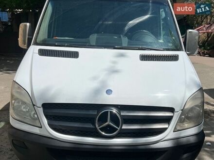 Белый Мерседес Sprinter, объемом двигателя 2.1 л и пробегом 556 тыс. км за 12000 $, фото 1 на Automoto.ua