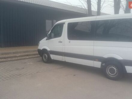 Белый Мерседес Sprinter, объемом двигателя 2.1 л и пробегом 382 тыс. км за 11880 $, фото 1 на Automoto.ua