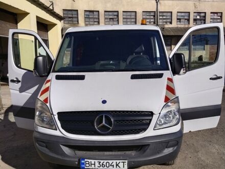 Белый Мерседес Sprinter, объемом двигателя 2.2 л и пробегом 345 тыс. км за 60960 $, фото 1 на Automoto.ua