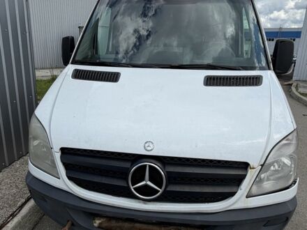 Белый Мерседес Sprinter, объемом двигателя 2.1 л и пробегом 570 тыс. км за 6500 $, фото 1 на Automoto.ua