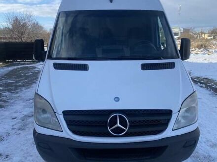 Белый Мерседес Sprinter, объемом двигателя 2.2 л и пробегом 300 тыс. км за 11500 $, фото 1 на Automoto.ua
