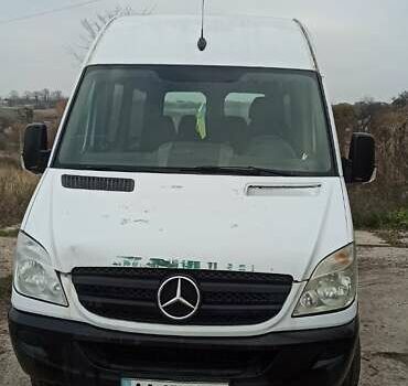 Белый Мерседес Sprinter, объемом двигателя 2.14 л и пробегом 216 тыс. км за 9300 $, фото 1 на Automoto.ua