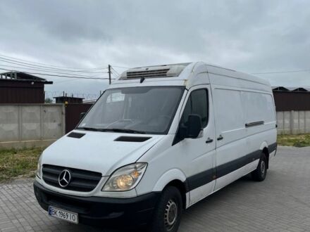 Белый Мерседес Sprinter, объемом двигателя 2.1 л и пробегом 330 тыс. км за 10000 $, фото 1 на Automoto.ua